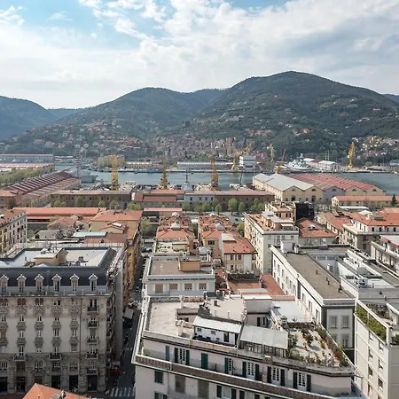 Il Grattacielo Sul Golfo La Spezia