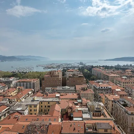 Il Grattacielo Sul Golfo بيت ضيافة لا سبيتسْيا
