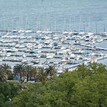 بيت ضيافة Il Grattacielo Sul Golfo 2*
