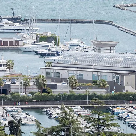 Il Grattacielo Sul Golfo